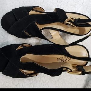 Michael kors sandals size 5